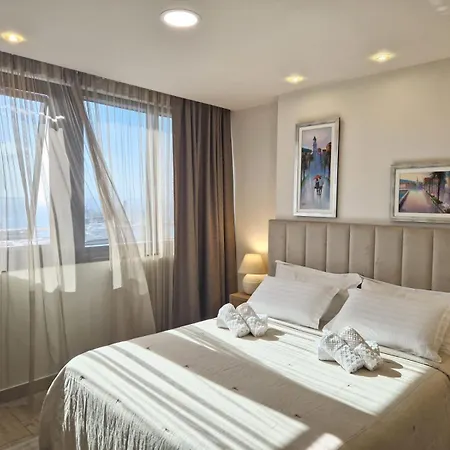 Apartment Island View