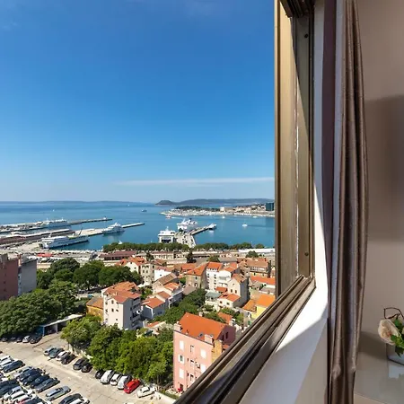 Apartment Island View